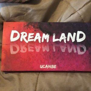 Ucanbe dreamland eyeshadow pallete